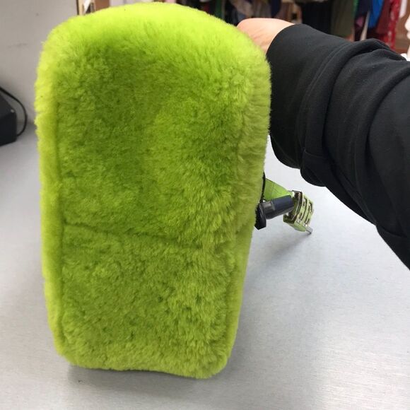 Givenchy Green Shoulder Bag with Plush Texture - Picture 10 of 11